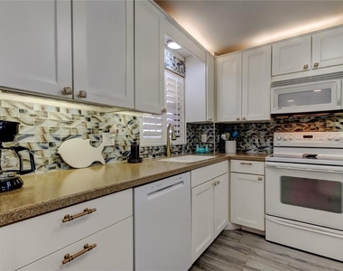 1270 Gulf Boulevard - Photo Thumbnail 16