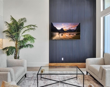341 Albert Street - Photo Thumbnail 16