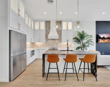 341 Albert Street - Photo Thumbnail 7