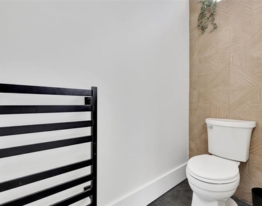 341 Albert Street - Photo Thumbnail 32