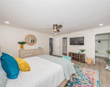 5004 Starfish Drive Se - Photo Thumbnail 12
