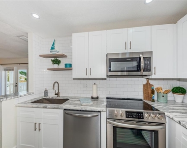5004 Starfish Drive Se - Photo Thumbnail 6