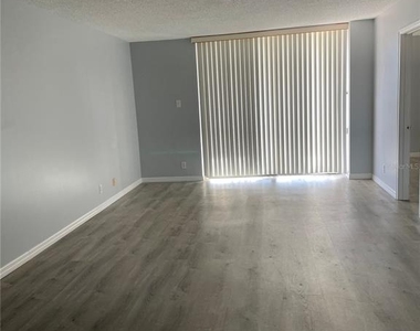 6051 Sun Boulevard - Photo Thumbnail 4