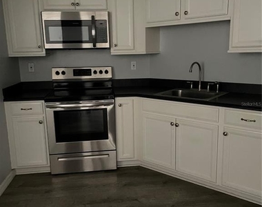 6051 Sun Boulevard - Photo Thumbnail 6