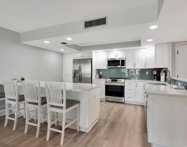 1430 Gulf Boulevard - Photo Thumbnail 5