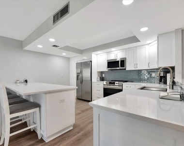1430 Gulf Boulevard - Photo Thumbnail 6