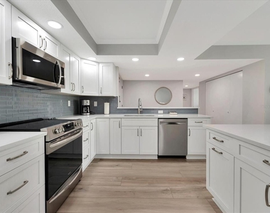 1430 Gulf Boulevard - Photo Thumbnail 8