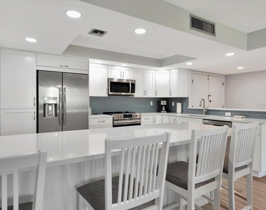 1430 Gulf Boulevard - Photo Thumbnail 7