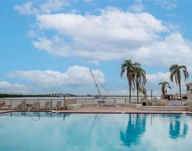 6361 Bahia Del Mar Boulevard - Photo Thumbnail 24