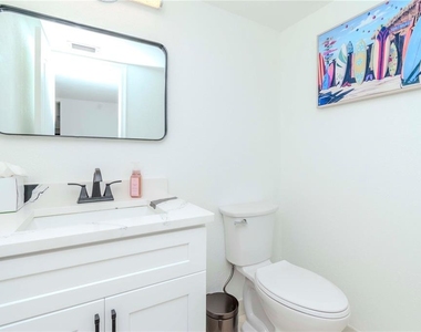 6361 Bahia Del Mar Boulevard - Photo Thumbnail 19