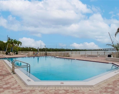 6361 Bahia Del Mar Boulevard - Photo Thumbnail 23