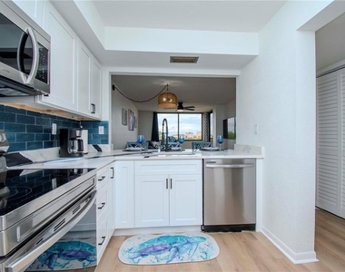 6361 Bahia Del Mar Boulevard - Photo Thumbnail 3