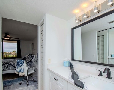 6361 Bahia Del Mar Boulevard - Photo Thumbnail 14