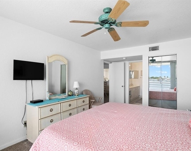 6093 Bahia Del Mar Circle - Photo Thumbnail 20