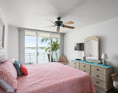 6093 Bahia Del Mar Circle - Photo Thumbnail 19