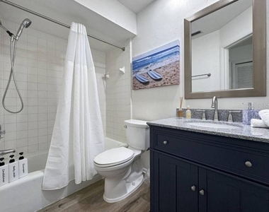 10075 W Bay Street - Photo Thumbnail 6