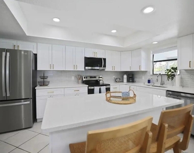 10075 W Bay Street - Photo Thumbnail 10