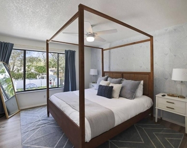 10075 W Bay Street - Photo Thumbnail 4