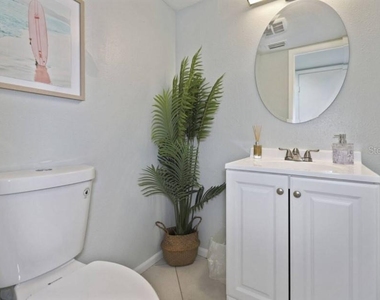 10075 W Bay Street - Photo Thumbnail 8