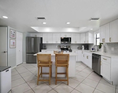 10075 W Bay Street - Photo Thumbnail 9
