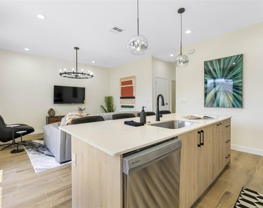 4340 Villa Alina Court - Photo Thumbnail 17