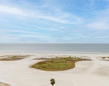 11000 Gulf Boulevard - Photo Thumbnail 16
