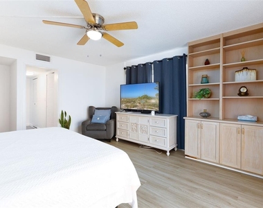 11000 Gulf Boulevard - Photo Thumbnail 23