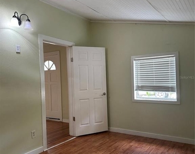 109 Hibiscus Street - Photo Thumbnail 12