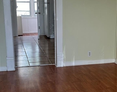109 Hibiscus Street - Photo Thumbnail 4