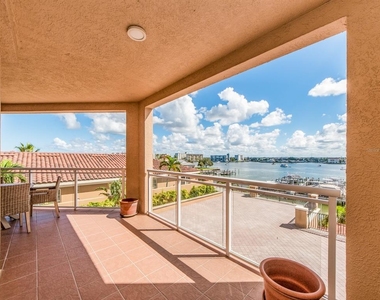 521 Mandalay Avenue - Photo Thumbnail 19