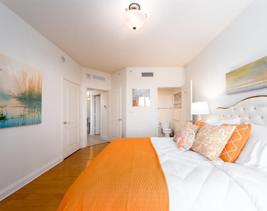 521 Mandalay Avenue - Photo Thumbnail 29