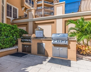 521 Mandalay Avenue - Photo Thumbnail 38