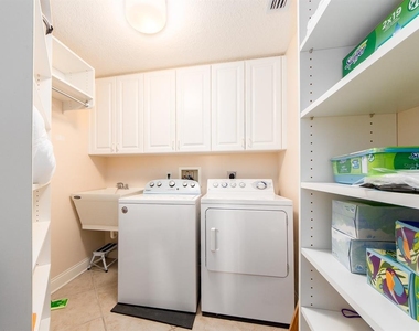 521 Mandalay Avenue - Photo Thumbnail 31