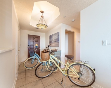521 Mandalay Avenue - Photo Thumbnail 4
