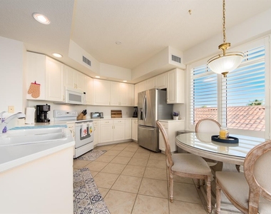521 Mandalay Avenue - Photo Thumbnail 11