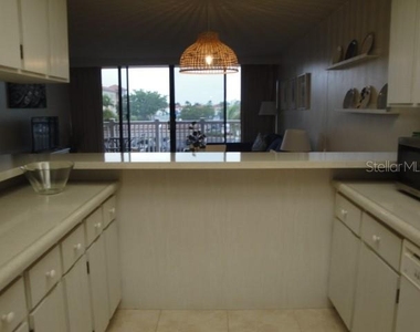 500 Treasure Island Causeway - Photo Thumbnail 4