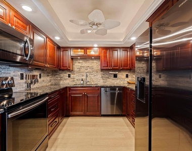 7650 Bayshore Drive - Photo Thumbnail 20