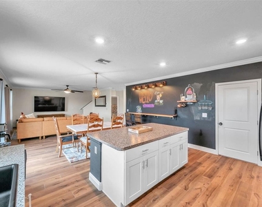 3737 Copperspring Boulevard - Photo Thumbnail 36