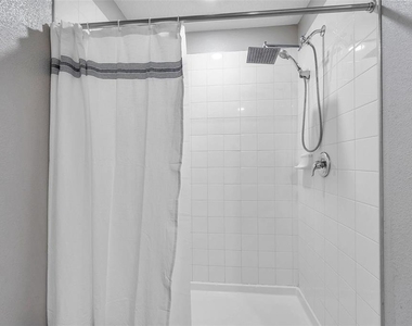 3737 Copperspring Boulevard - Photo Thumbnail 6