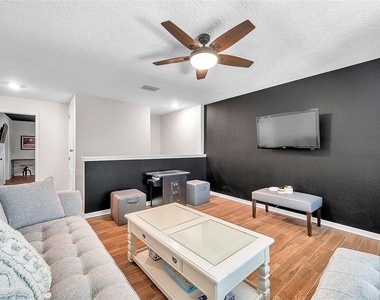 3737 Copperspring Boulevard - Photo Thumbnail 33