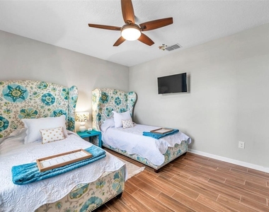3737 Copperspring Boulevard - Photo Thumbnail 16