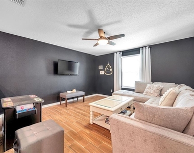 3737 Copperspring Boulevard - Photo Thumbnail 30