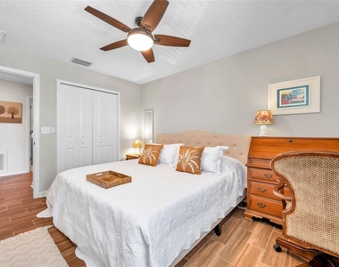 3737 Copperspring Boulevard - Photo Thumbnail 9