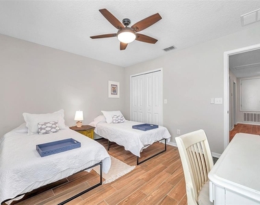 3737 Copperspring Boulevard - Photo Thumbnail 13