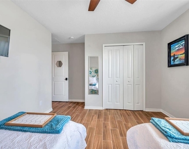 3737 Copperspring Boulevard - Photo Thumbnail 17