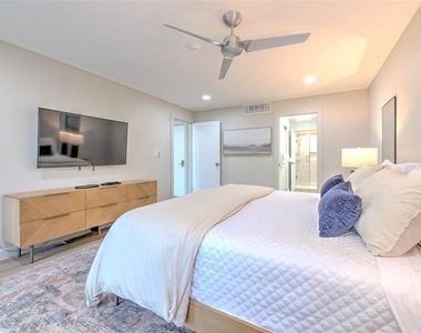 739 Bayport Way - Photo Thumbnail 26