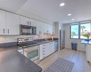 739 Bayport Way - Photo Thumbnail 9