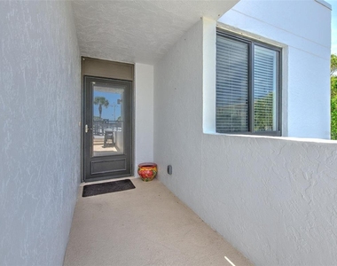 739 Bayport Way - Photo Thumbnail 5
