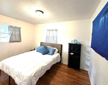 4716 W Wisconsin Avenue - Photo Thumbnail 6