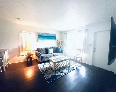 4716 W Wisconsin Avenue - Photo Thumbnail 9